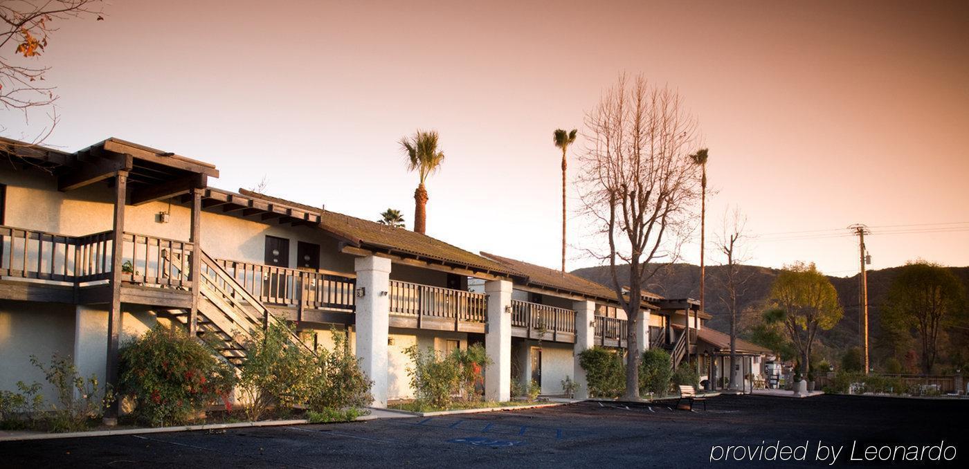 Hummingbird Motel 3*